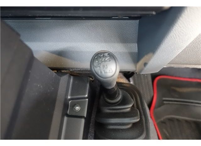 TOYOTA LAND CRUISER 70 full