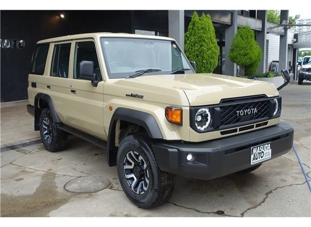 TOYOTA LAND CRUISER 70 full