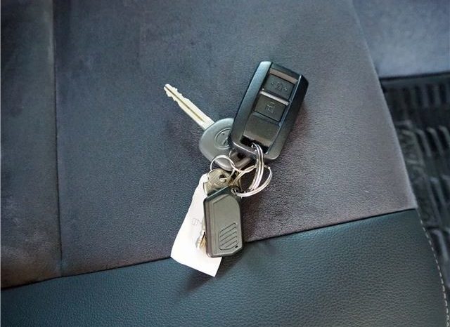 TOYOTA LAND CRUISER 70 full