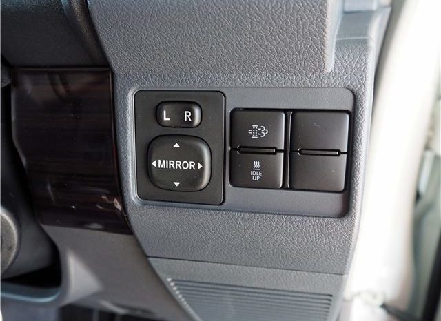 TOYOTA LAND CRUISER 70 full