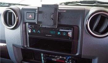 TOYOTA LAND CRUISER 70 full