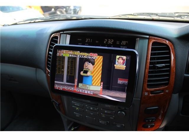 TOYOTA LAND CRUISER 100 full