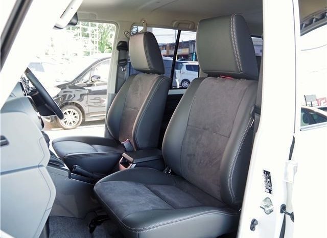 TOYOTA LAND CRUISER 70 full