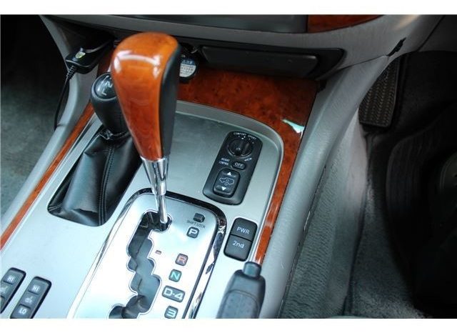 TOYOTA LAND CRUISER 100 full