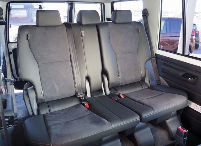 TOYOTA LAND CRUISER 70 full