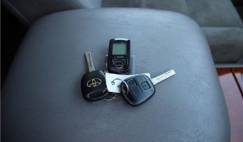 TOYOTA LAND CRUISER 100 full