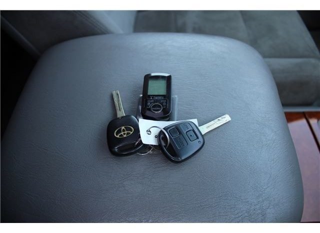 TOYOTA LAND CRUISER 100 full