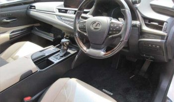 LEXUS ES300H full