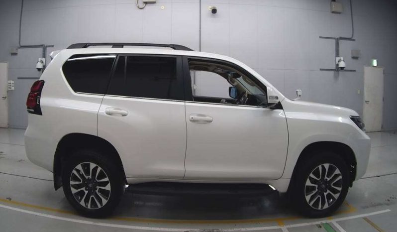 TOYOTA LAND CRUISER PRADO full