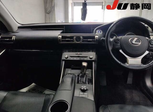 LEXUS IS300H full