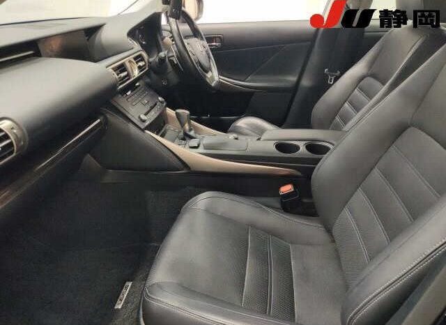 LEXUS IS300H full