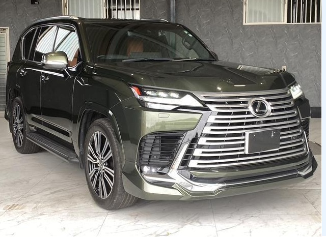 LEXUS LX600 full