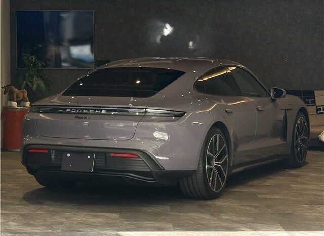 PORSCHE TAICAN full