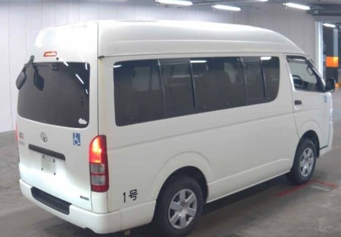 TOYOTA HIACE VAN full