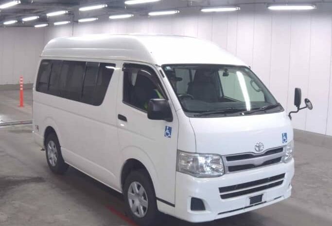 TOYOTA HIACE VAN full