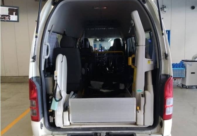 TOYOTA HIACE VAN full