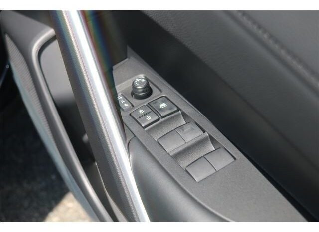 TOYOTA COROLLA CROSS full