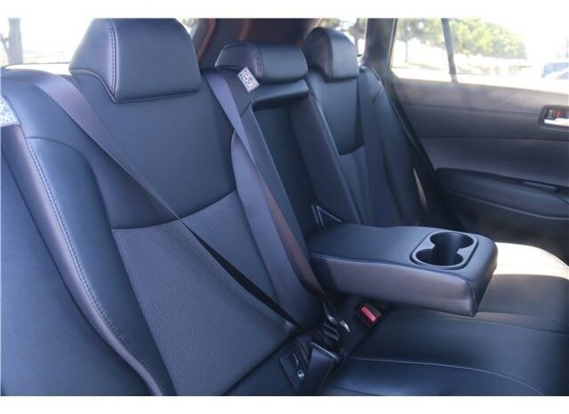 TOYOTA COROLLA CROSS full