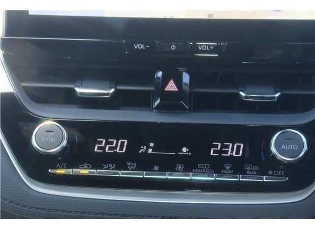 TOYOTA COROLLA CROSS full