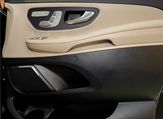 MERCEDES BENZ V220D AMG full