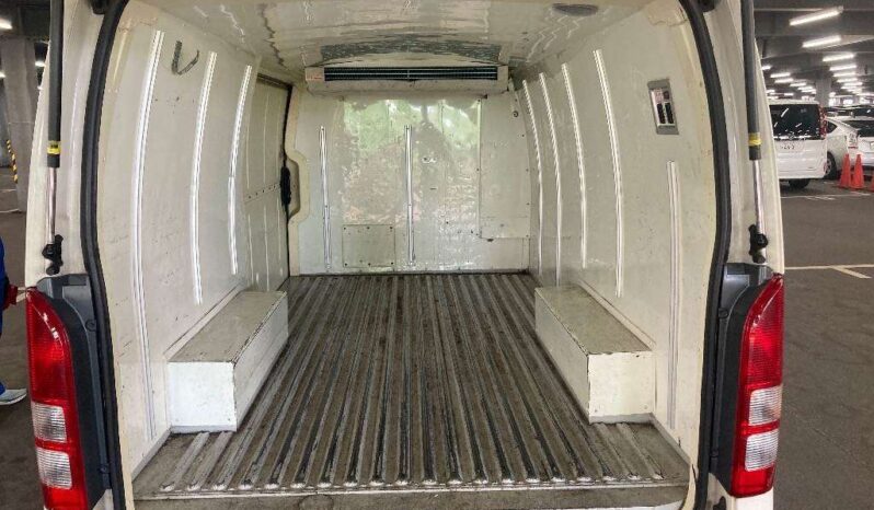 TOYOTA HIACE VAN full