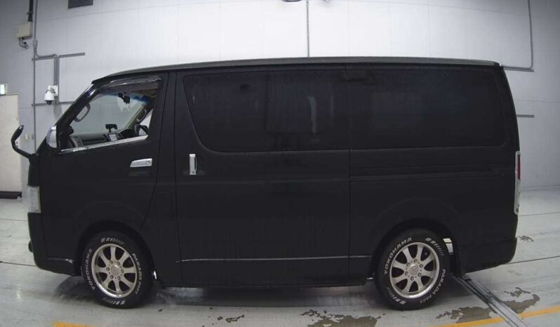 TOYOTA HIACE VAN full