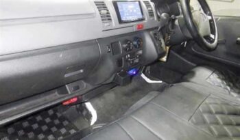 TOYOTA HIACE VAN full