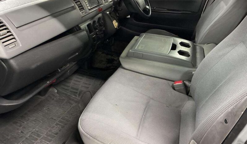 TOYOTA HIACE VAN full