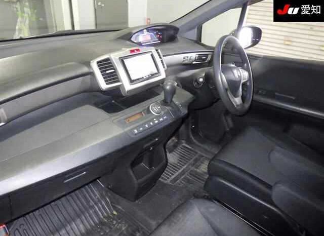 HONDA FREED SPIKE full