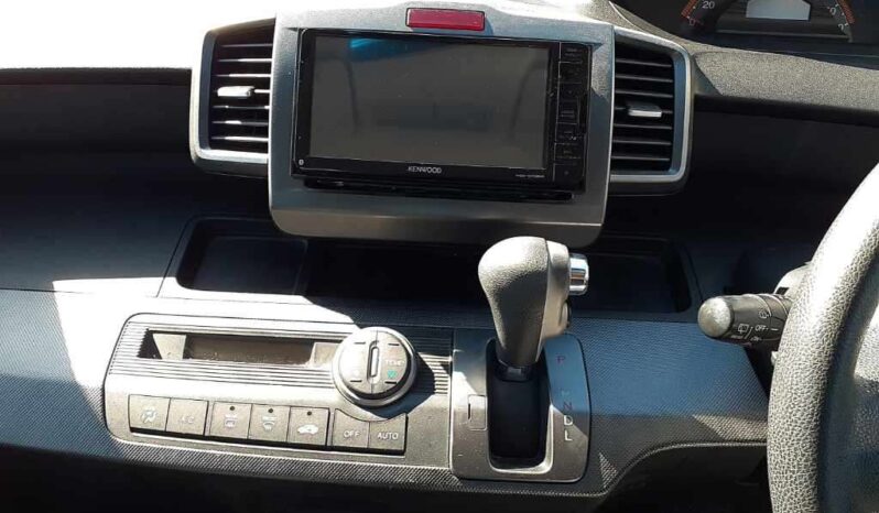 HONDA FREED full