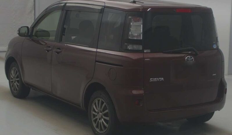 TOYOTA SIENTA 2013 full