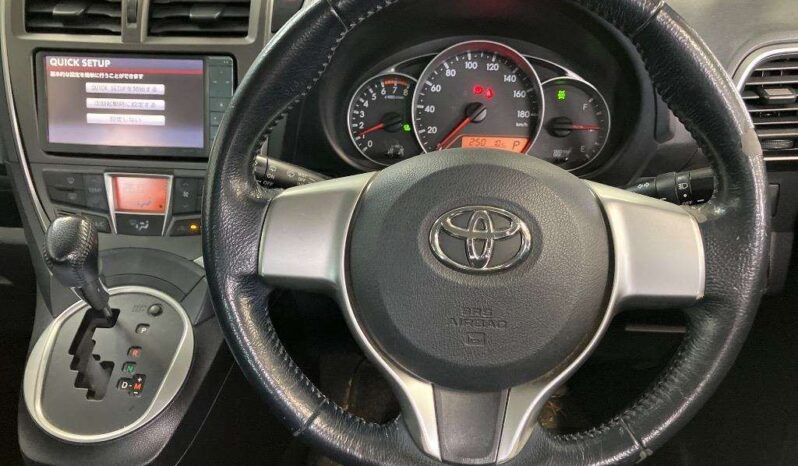 TOYOTA RACTIS 2011 full