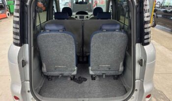 TOYOTA SIENTA  2004 full