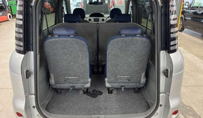 TOYOTA SIENTA  2004 full