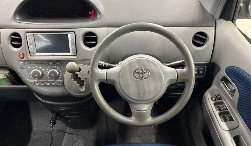 TOYOTA SIENTA  2004 full