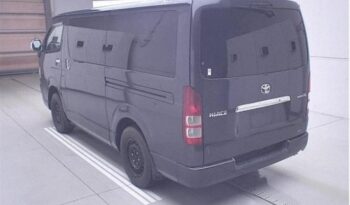 TOYOTA HIACE VAN full