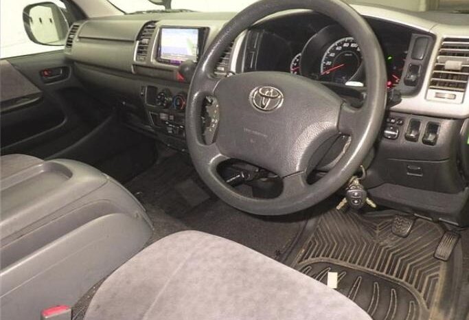 TOYOTA HIACE VAN full