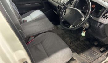 TOYOTA HIACE VAN full