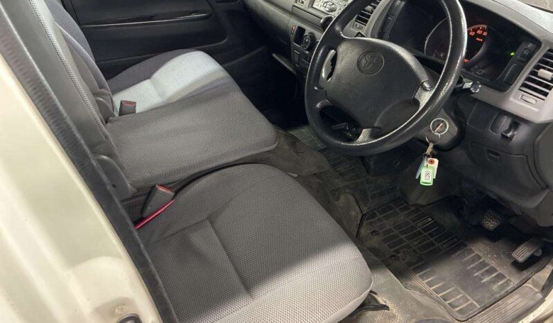 TOYOTA HIACE VAN full