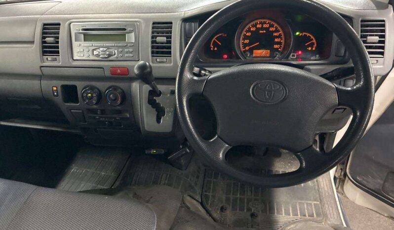 TOYOTA HIACE VAN full