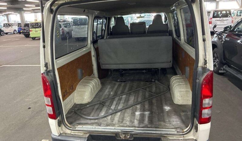 TOYOTA HIACE VAN full