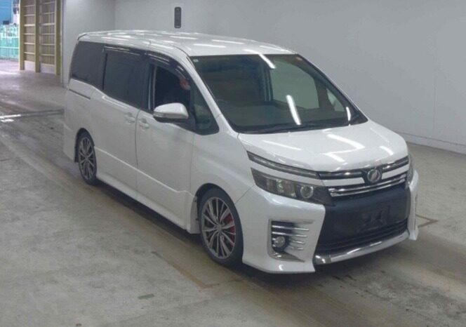 TOYOTA VOXY full