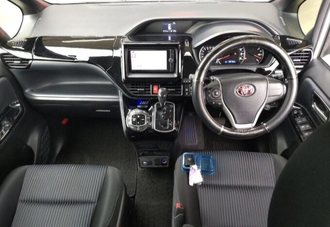 TOYOTA VOXY full