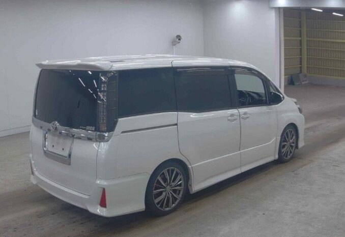TOYOTA VOXY full
