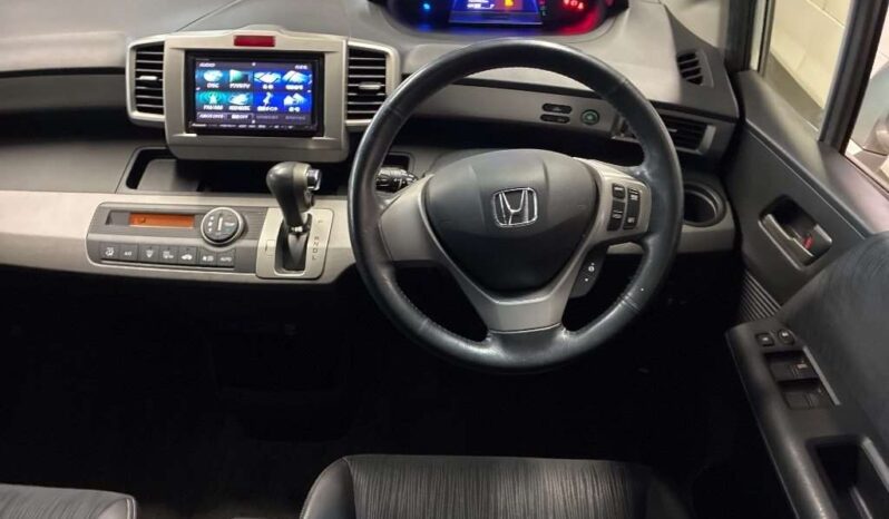 HONDA FREED HYBRID full