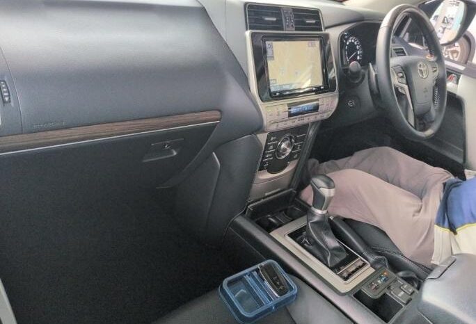 TOYOTA LAND CRUISER PRADO full
