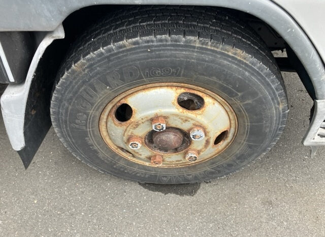 MITSUBISHU FUSO CANTER full