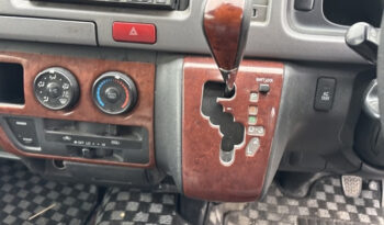 TOYOTA HIACE VAN full
