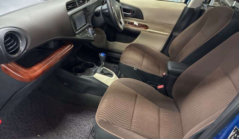 TOYOTA AQUA 2012 full