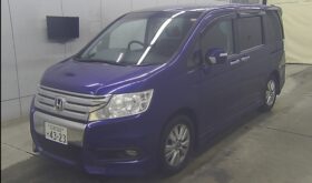 HONDA STEPWAGON SPADA 2012